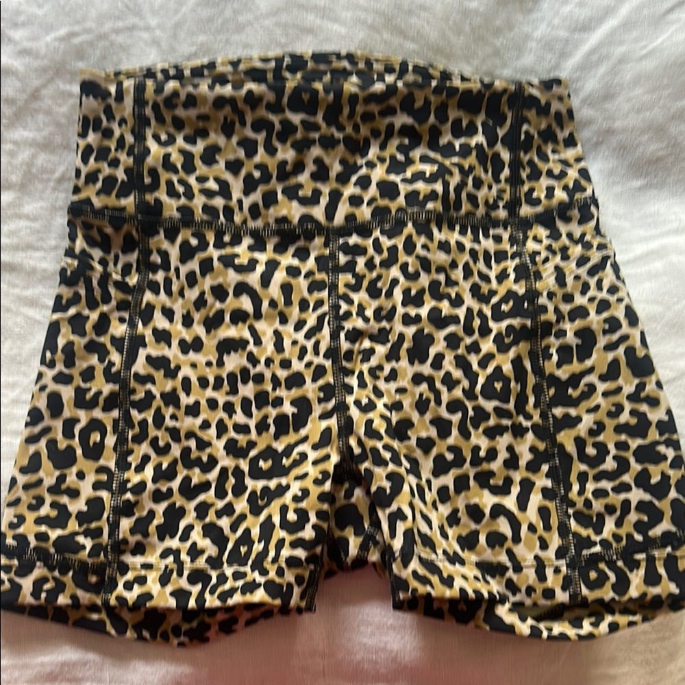 NWOT Outdoor Voices Leopard Print Short Side Pockets XS